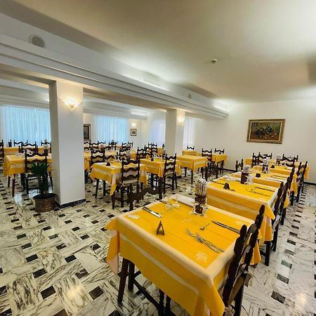 Hotel Dora Levanto Esterno foto