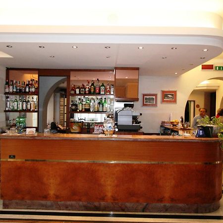 Hotel Dora Levanto Esterno foto