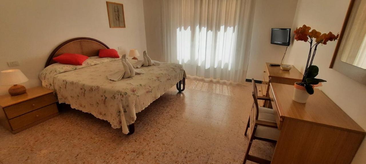 Hotel Dora Levanto Esterno foto