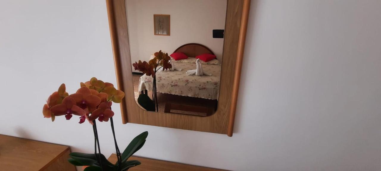 Hotel Dora Levanto Esterno foto