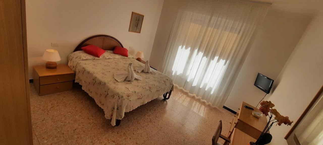 Hotel Dora Levanto Esterno foto