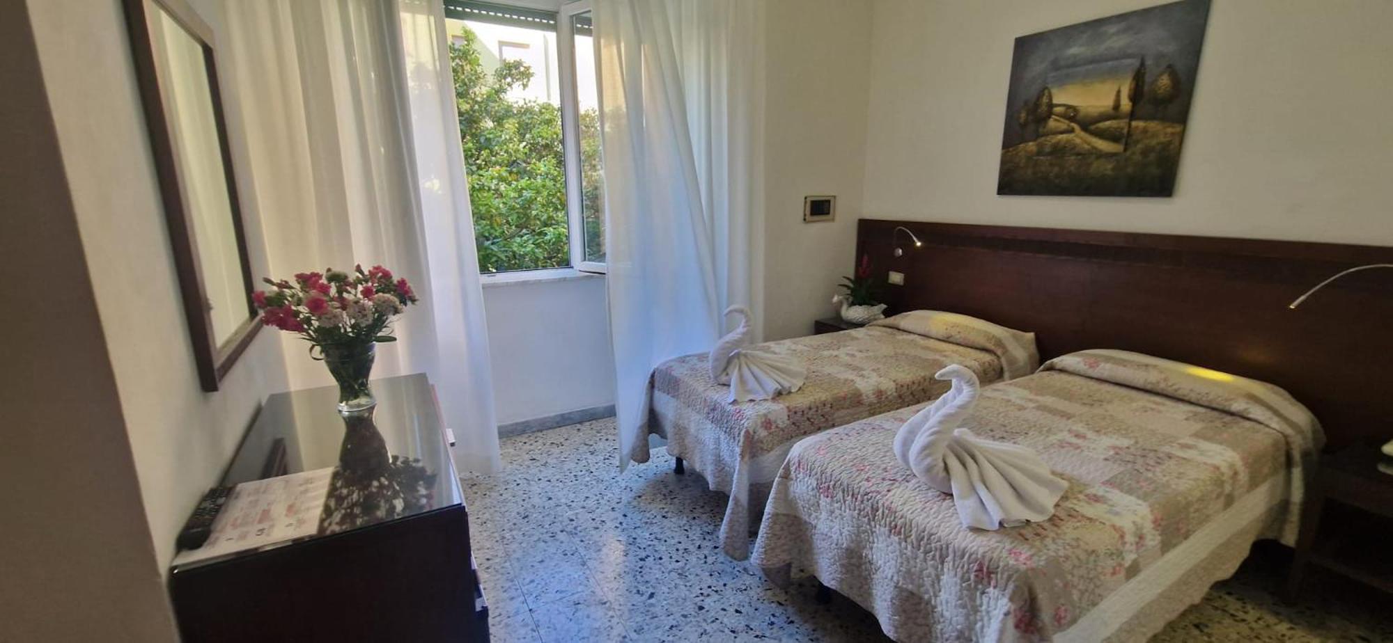 Hotel Dora Levanto Esterno foto