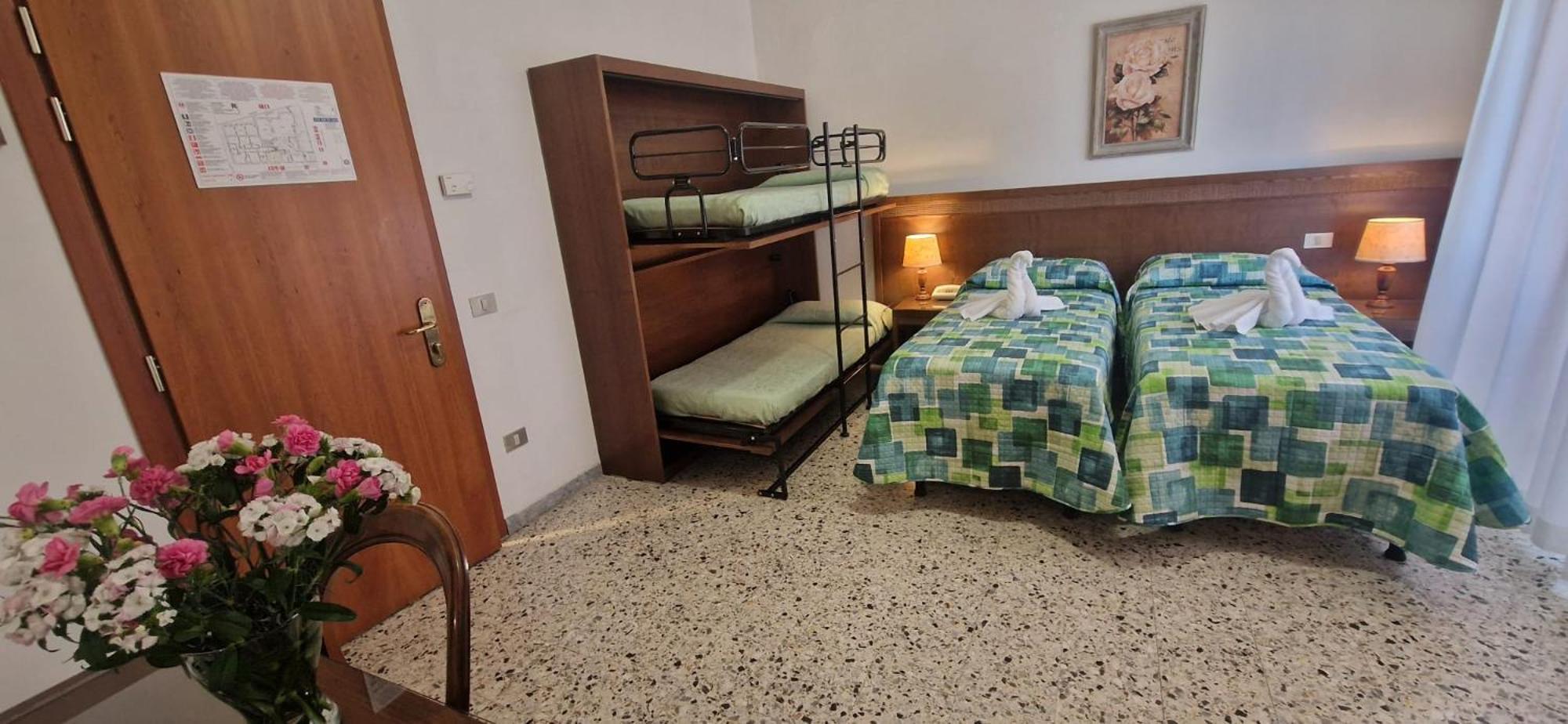 Hotel Dora Levanto Esterno foto