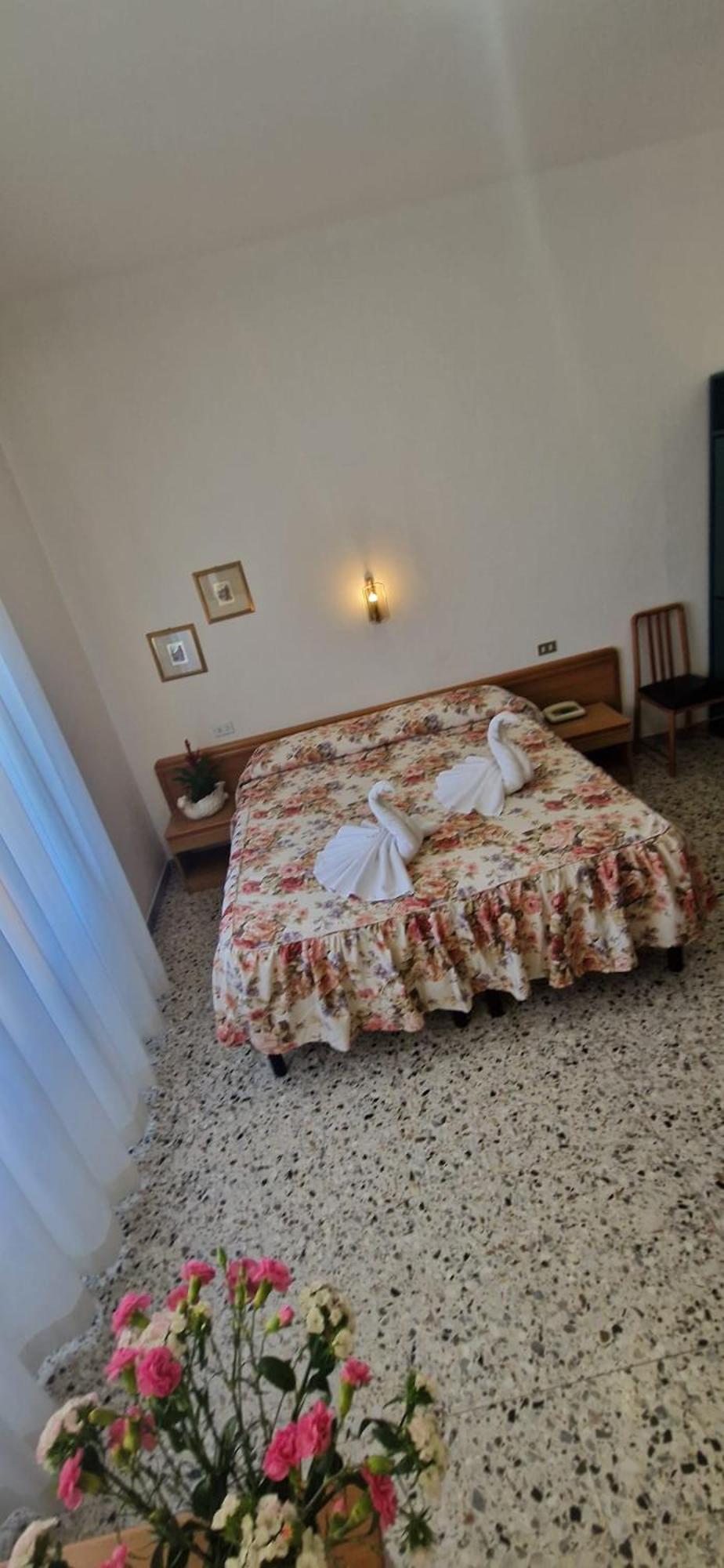 Hotel Dora Levanto Esterno foto