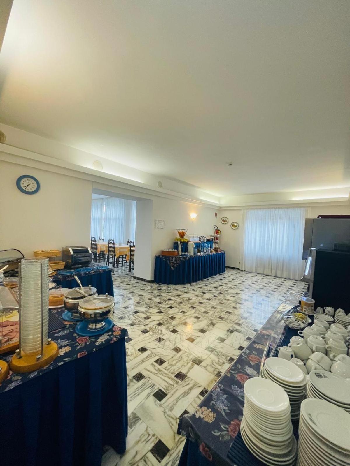 Hotel Dora Levanto Esterno foto