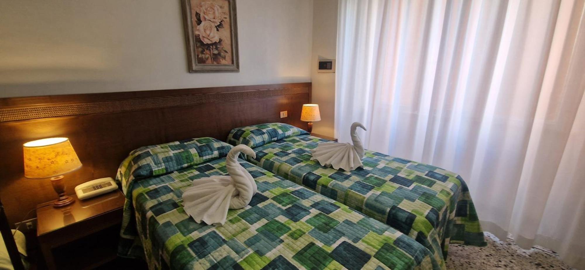 Hotel Dora Levanto Esterno foto