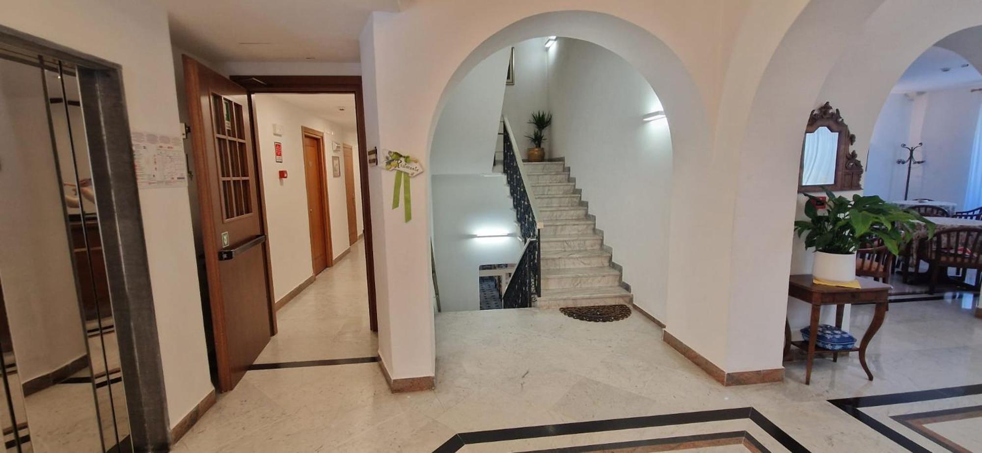 Hotel Dora Levanto Esterno foto