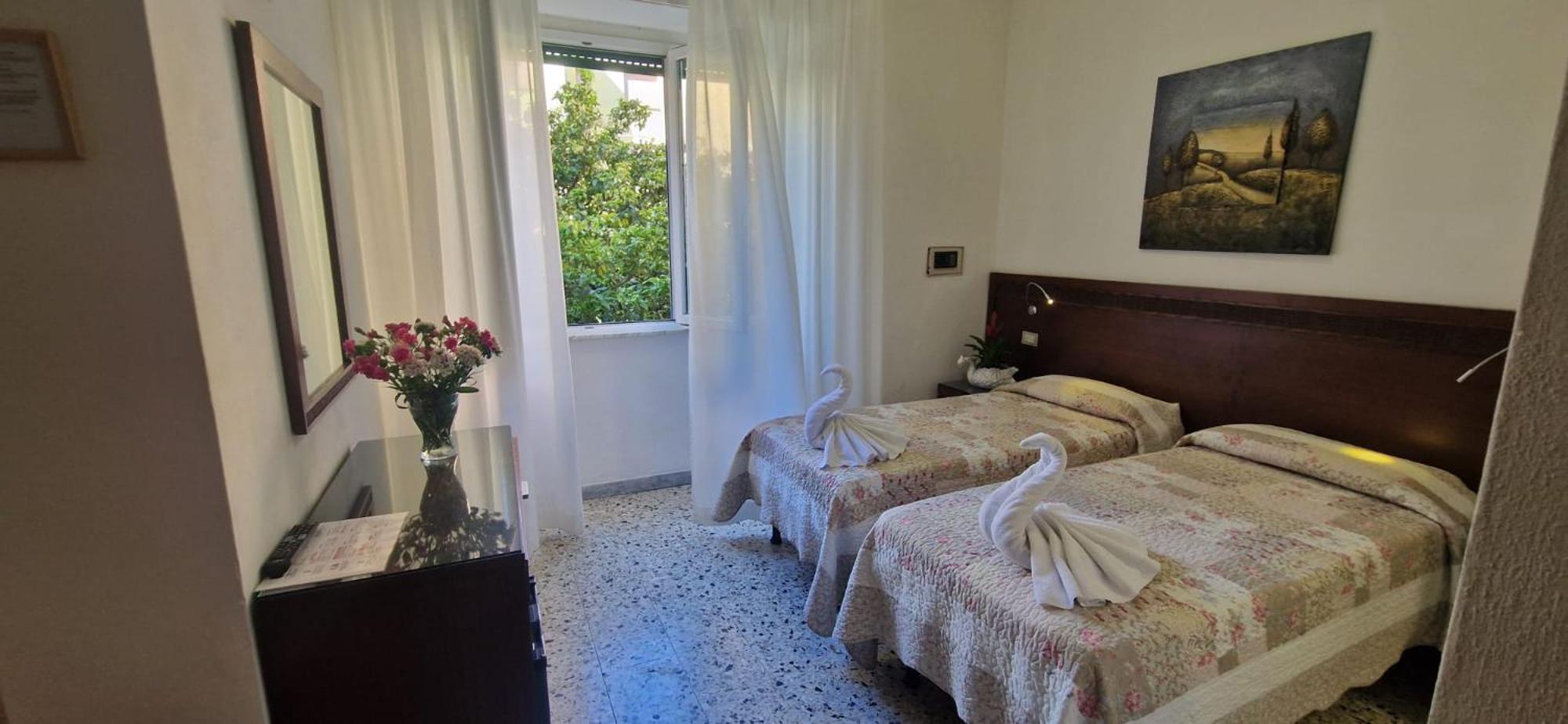 Hotel Dora Levanto Esterno foto