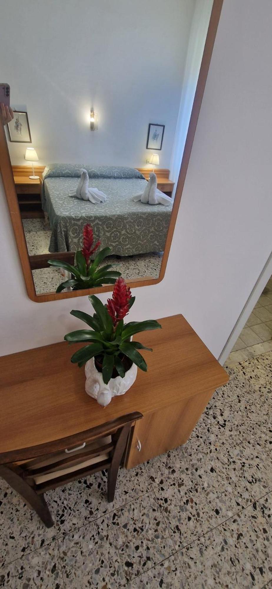 Hotel Dora Levanto Esterno foto