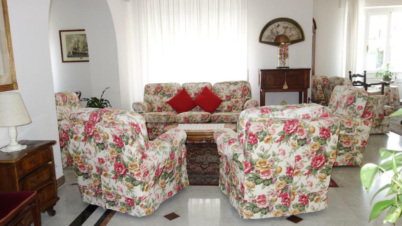 Hotel Dora Levanto Esterno foto